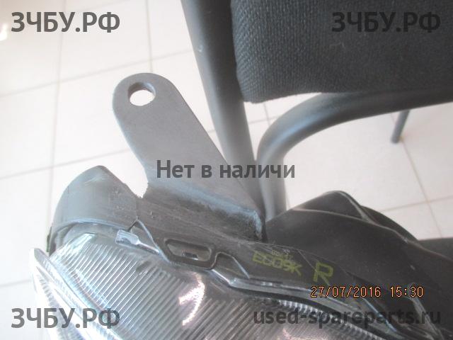 Toyota RAV 4 (4) Фара правая