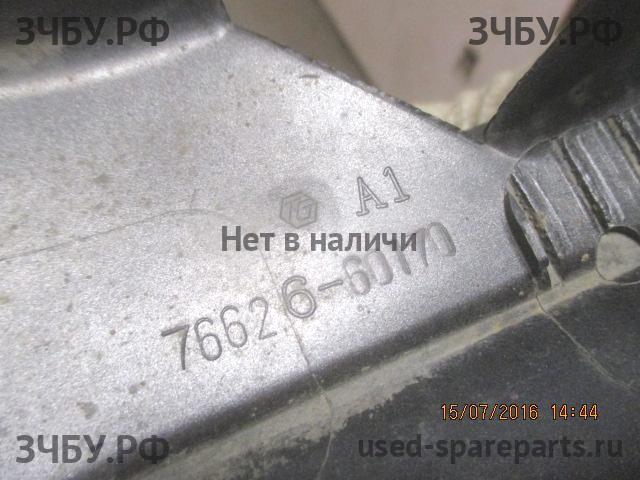 Toyota Land Cruiser 120 (PRADO) Брызговик задний левый