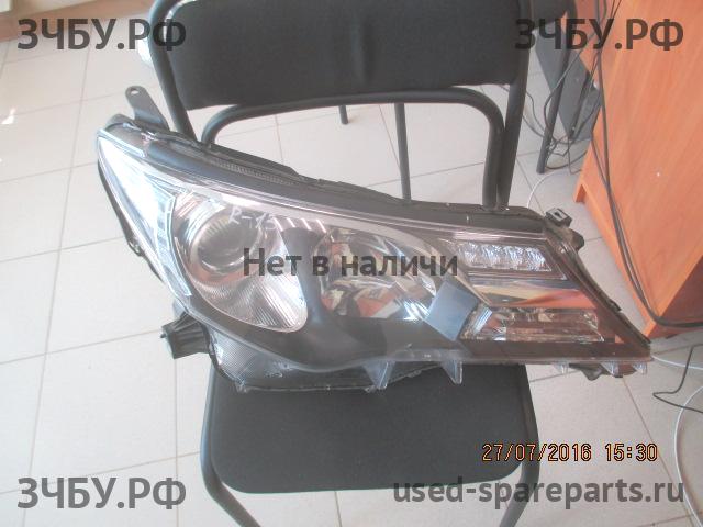 Toyota RAV 4 (4) Фара правая