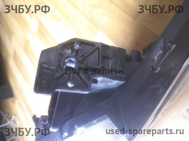 Honda Civic 8 (4D) Фара правая