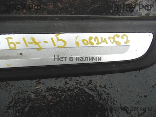 Audi Q5 (1) [8R] Накладка на порог (кузов внутри)