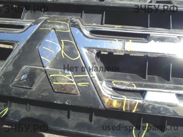 Mitsubishi Pajero/Montero 4 Решетка радиатора