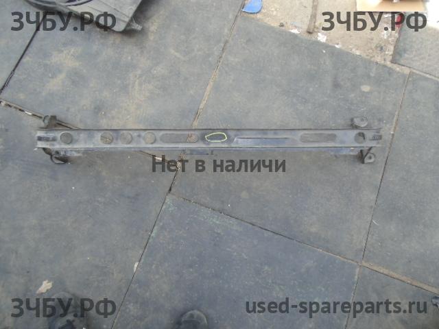 Ford Focus 2 Балка подрадиаторная