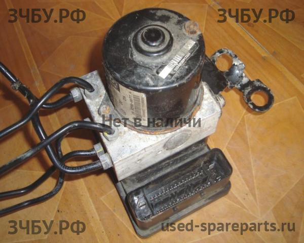 Audi A3 [8L] Блок ABS (насос)