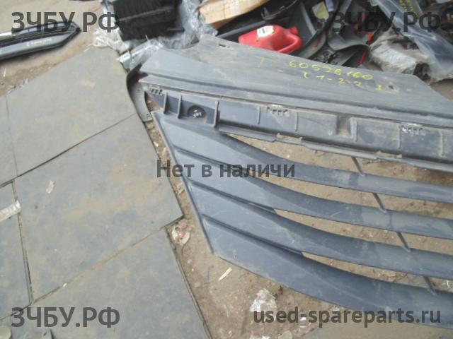 Renault Logan 1 Решетка радиатора