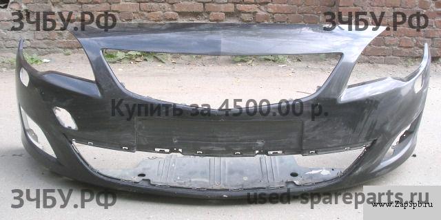 Opel Astra J Бампер передний