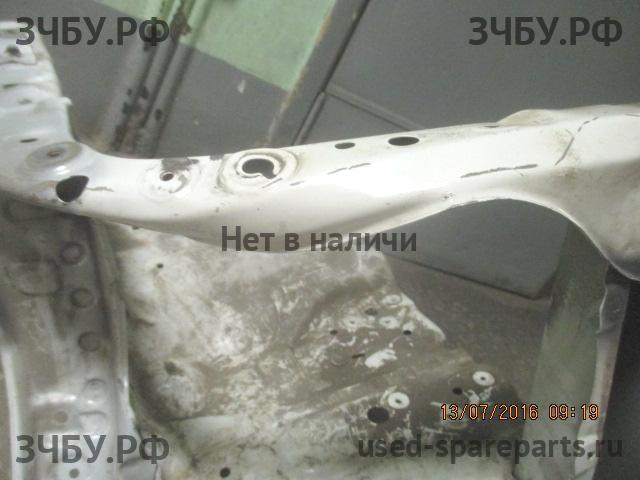Toyota Tundra Панель передняя (телевизор)