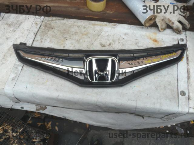 Honda Jazz 2 Решетка радиатора