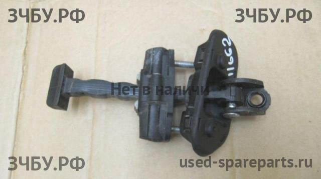 Ford Focus 3 Ограничитель двери
