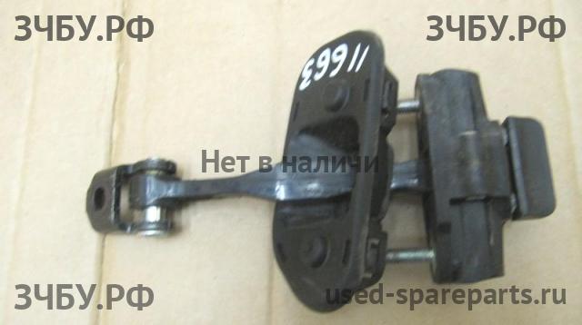 Ford Focus 3 Ограничитель двери