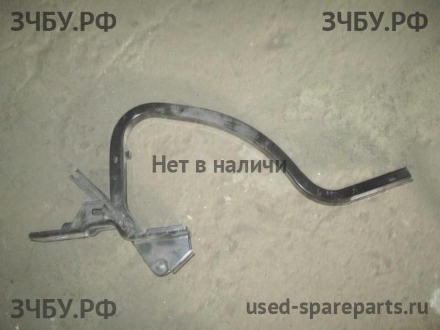 Renault Fluence Петля крышки багажника
