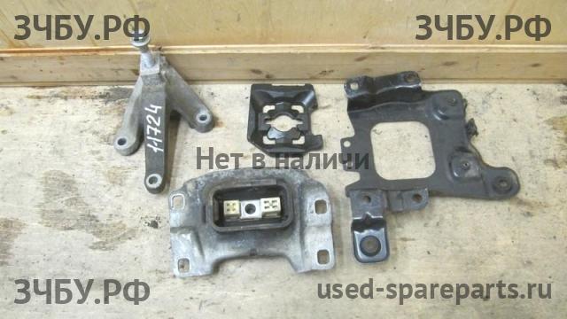 Ford Focus 3 Опора КПП