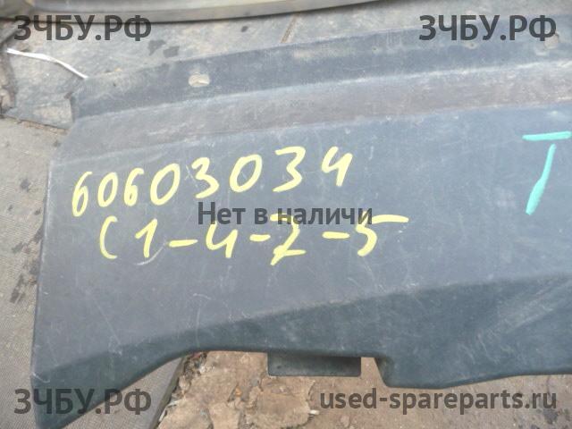Ford Focus 2 Кожух замка капота