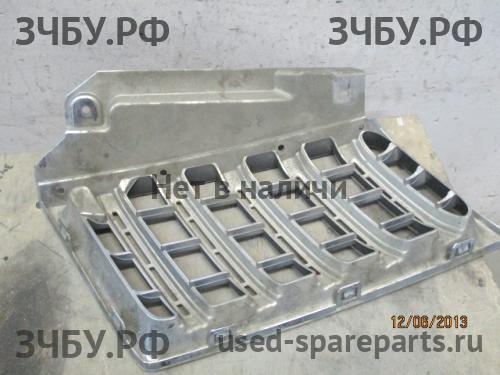 Mitsubishi L200 (4)[KB] Решетка радиатора