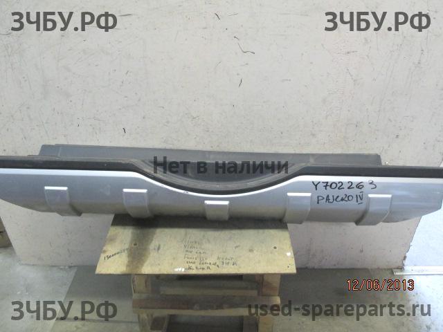 Mitsubishi Pajero/Montero 4 Накладка заднего бампера