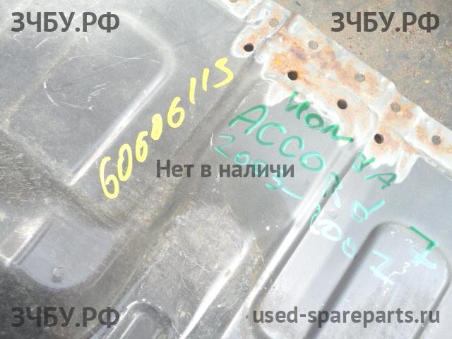 Honda Accord 7 Панель задняя
