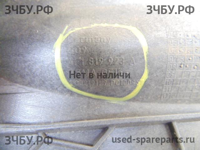 Audi A6 [C6] Накладка декоративная на торпедо