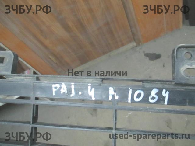 Mitsubishi Pajero/Montero 4 Решетка в бампер