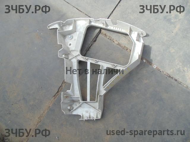 Ford Focus 2 Кронштейн бампера задний