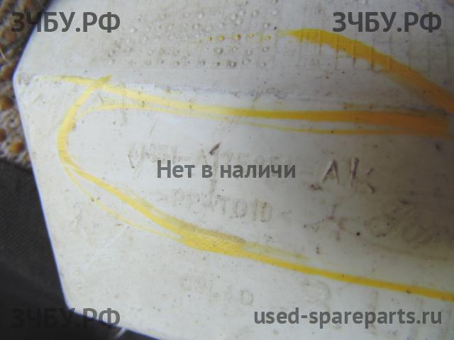 Ford Focus 2 Кронштейн бампера задний