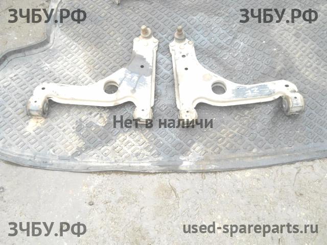 Opel Zafira B Рычаг передний правый