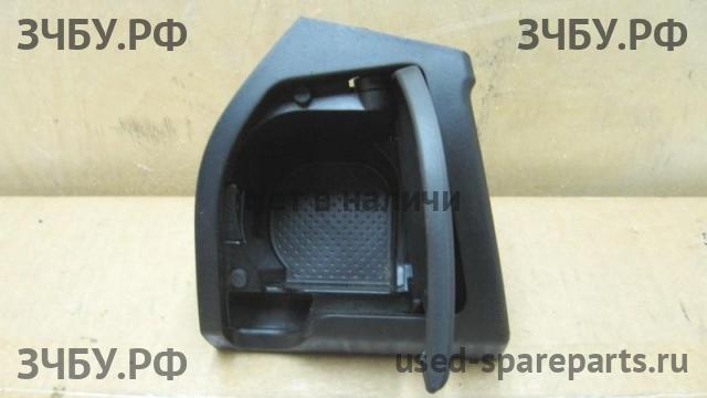 Nissan X-Trail 2 (T31) Подстаканник