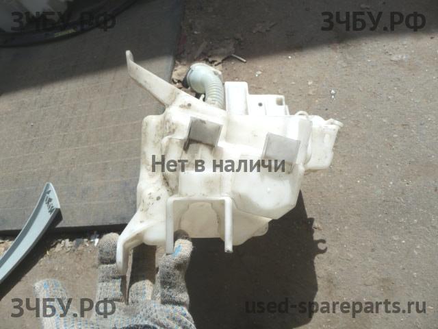 Toyota RAV 4 (3) Бачок омывателя лобового стекла