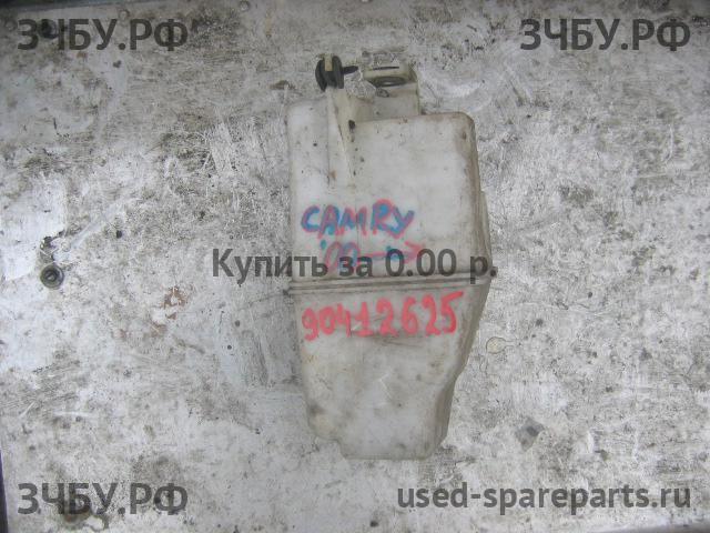 Toyota Camry 4 (V20) Бачок омывателя лобового стекла