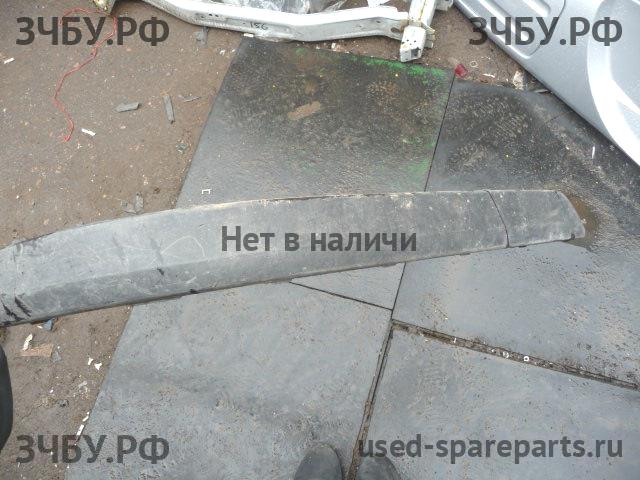 Hyundai Elantra 1 Молдинг бампера
