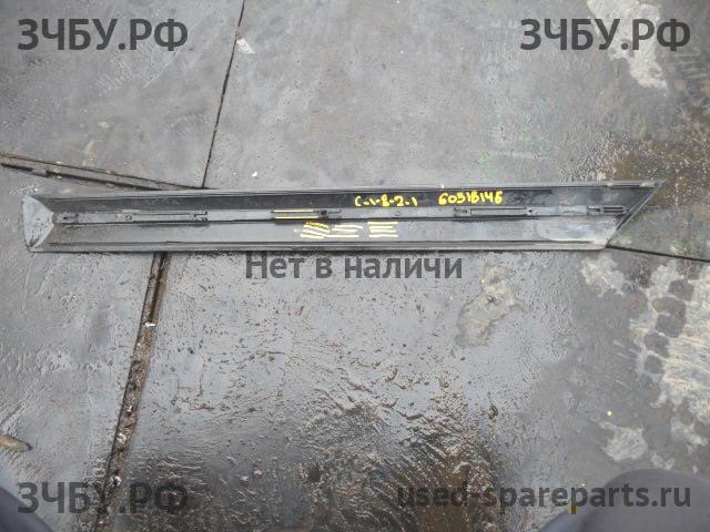Honda Civic 8 (4D) Молдинг двери