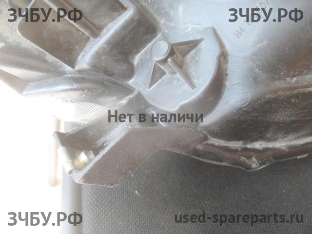 Suzuki SX4 (1) Фара левая