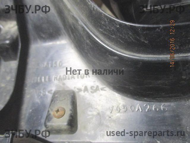 Mitsubishi Pajero/Montero 4 Решетка радиатора