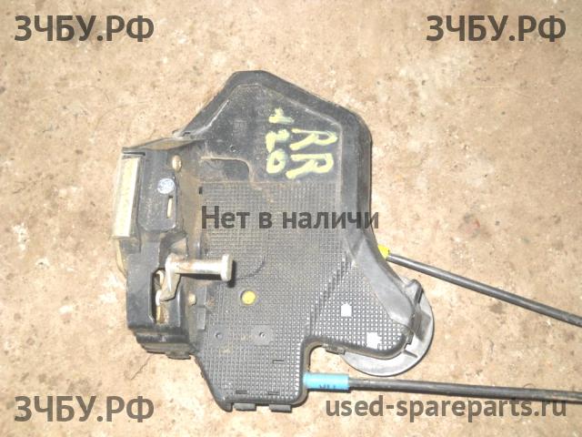 Toyota Land Cruiser 120 (PRADO) Замок двери задней правой