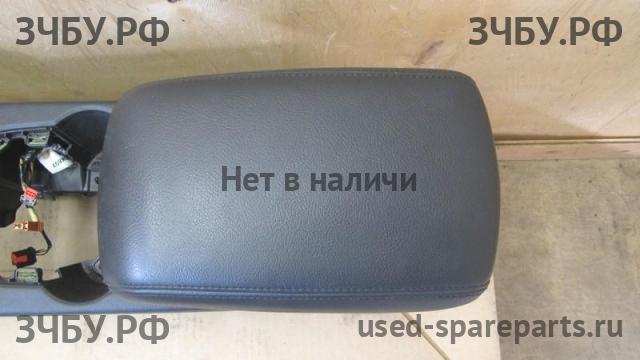 Ford Focus 3 Консоль между сиденьями (Подлокотник)