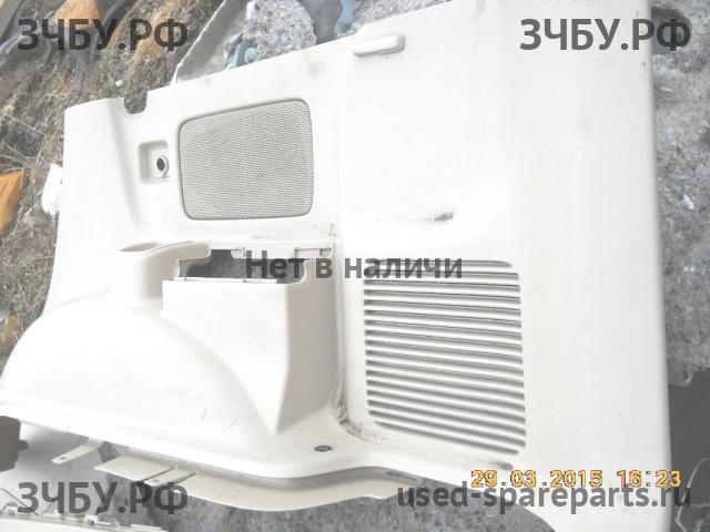 Toyota Land Cruiser 120 (PRADO) Накладка стойки задней правой