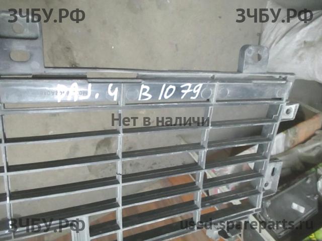 Mitsubishi Pajero/Montero 4 Решетка в бампер