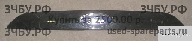 Ford Kuga 2 Накладка на дверь багажника