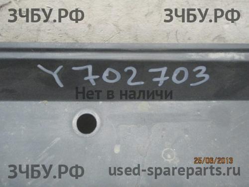 Mitsubishi Pajero/Montero 4 Накладка заднего бампера