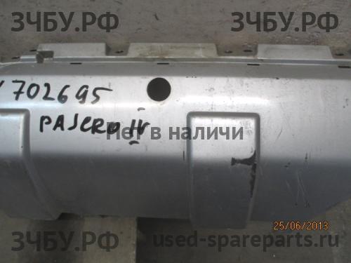 Mitsubishi Pajero/Montero 4 Накладка заднего бампера