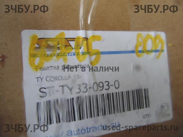 Toyota Corolla (E16 - E17) Решетка радиатора