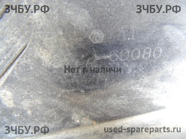 Toyota Land Cruiser 120 (PRADO) Брызговик задний левый