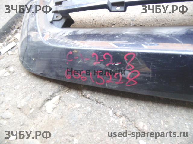Honda CR-V 3 Решетка радиатора