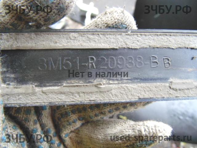 Ford Focus 2 Молдинг двери передней левой