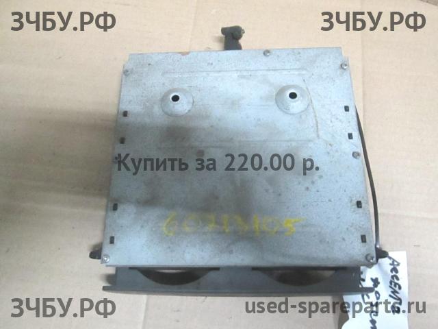 Hyundai Accent 2 Подстаканник