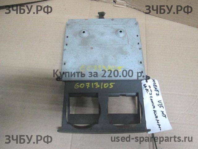 Hyundai Accent 2 Подстаканник