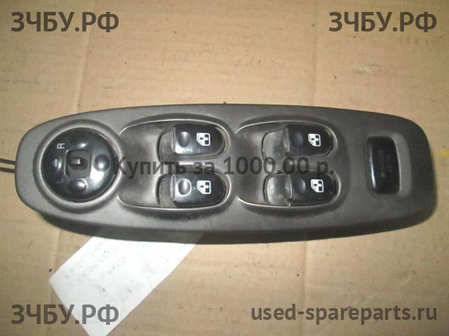 Hyundai Accent 2 Кнопка стеклоподъемника передняя левая (блок)