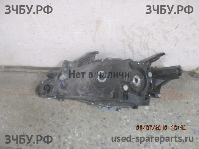 Toyota Camry 7 (V50) Фара правая