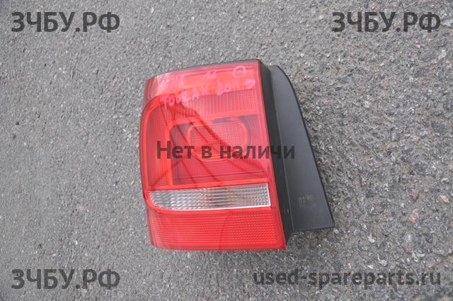Volkswagen Touran 2 Фонарь левый