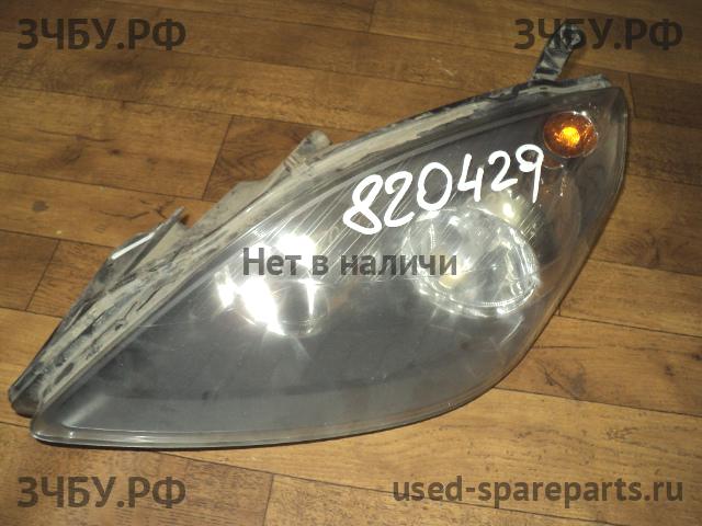 Opel Zafira B Фара левая