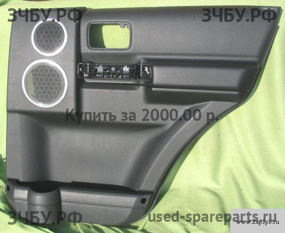 Land Rover Discovery 3 Обшивка двери задней правой